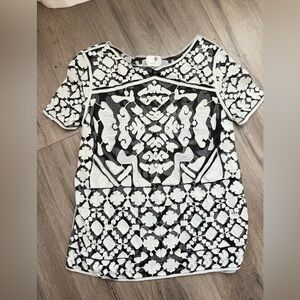 Everleigh Mesh Black & White Embroidered T-Shirt Womens Medium